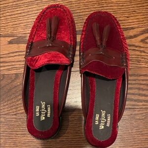We Uns Women's Red Mules